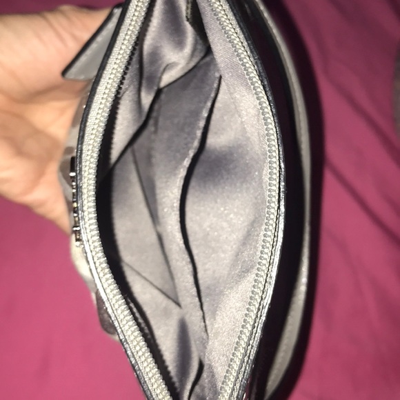 GREY COACH WRISTLET - Picture 3 of 4